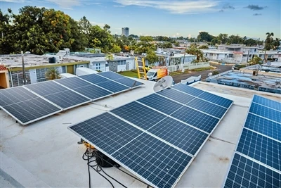 Mae gweithgynhyrchu solar India yn ffynnu tuag at 120GW, ond mae dibyniaeth f...