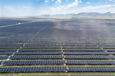 Pumed Biwro Adeiladu Tsieina yn Cwblhau Prosiect Jizak PV 500MW yn Uzbekistan